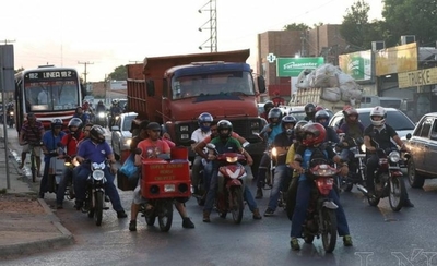 HOY / Proyectan ley para prohibir  vender combustibles a   motociclistas sin cascos