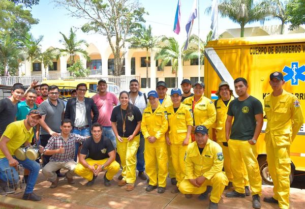 Bomberos voluntarios de Villarrica exigen cumplimiento de promesas - Nacionales - ABC Color