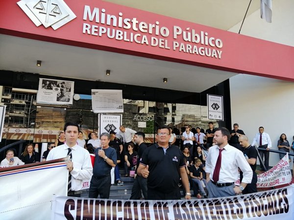 Funcionarios del Ministerio Público levantaron huelga