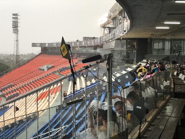 Llueve a minutos de la final - Fútbol - ABC Color