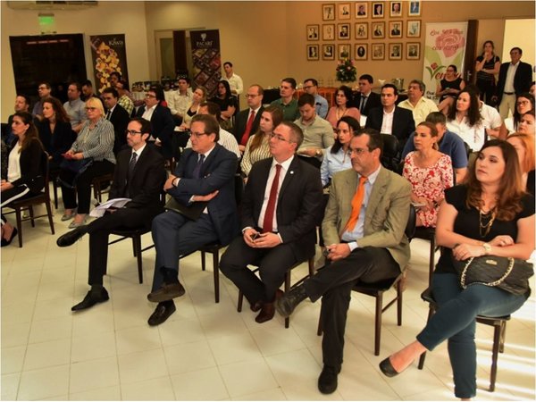 Ecuador explora el mercado paraguayo para hacer negocios