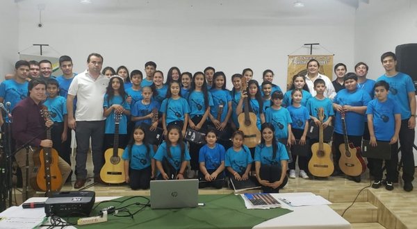 San Juan Bautista; emotivo acto de clausura de cursos de guitarra, inglés, canto y coro - Digital Misiones