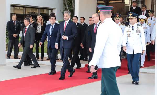 Abdo Benítez partió rumbo a Brasil para participar de la Cumbre del Mercosur | .::Agencia IP::.