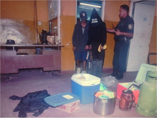 Dos hombres detenidos tras robar la cantina de una escuela