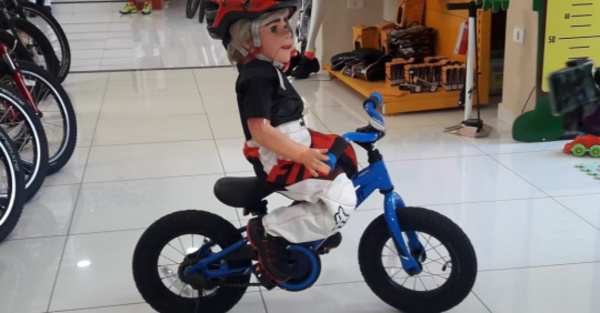 ¡Ma’êna! Cachito se lanza como influencer