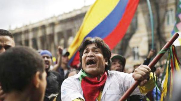 Colombianos vuelven a las calles