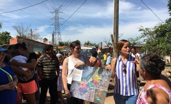 HOY / Soledad Núñez visita a su amiga en el Bañado y le preguntan si será candidata