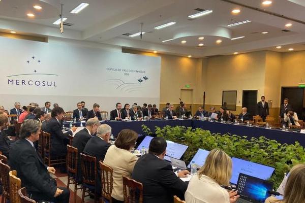 Morales agradece a Uruguay que haya solicitado activación de cláusula democrática en Mercosur | .::Agencia IP::.