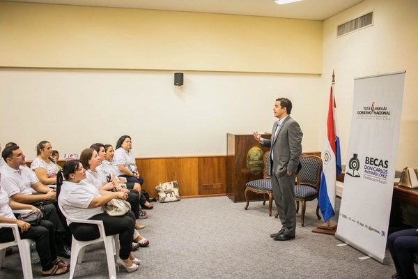 Desde hoy podrán postularse los interesados en las becas de doctorado en Francia - ADN Paraguayo
