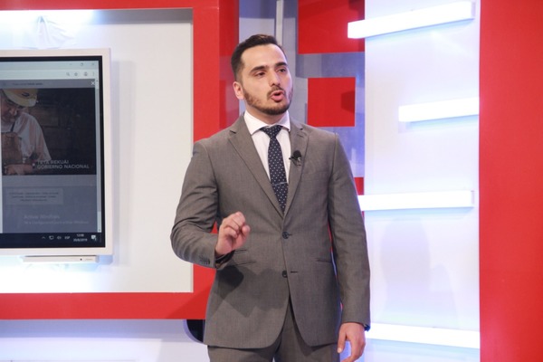 Primera feria de emprendimientos de compatriotas retornados en la Plaza Democracia | .::Agencia IP::.