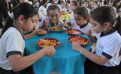 Alimentación Escolar: 186 municipios y 2 gobernaciones no cumplen licitaciones