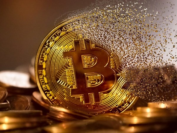 Comisión de Valores advierte sobre supuestos planes de inversión con bitcoins