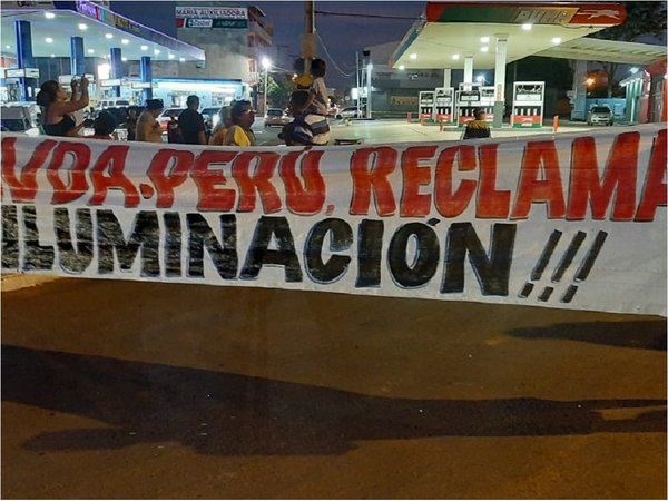 Vecinos de la avenida Perú reclaman falta de iluminación y mantenimiento