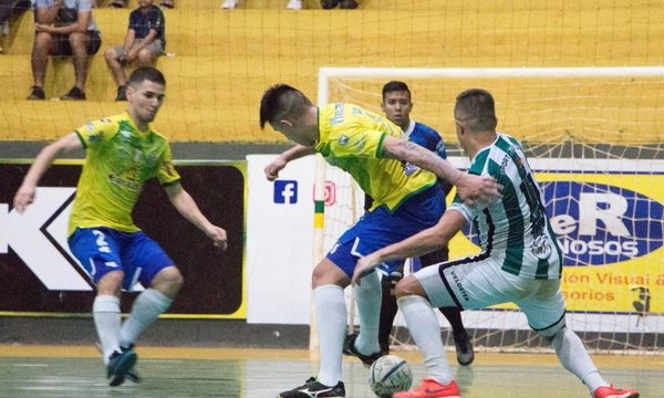 Emparejados en la batalla por el título