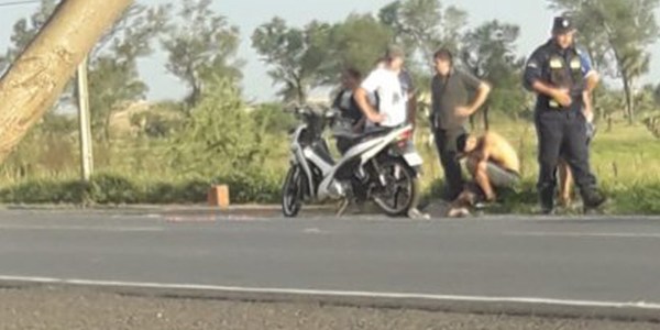 PEQUEÑO DE 2 AÑOS CAYÓ DE LA MOTO Y MURIÓ ARROLLADO