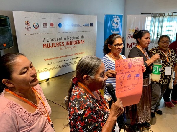 Mujeres indígenas se declaran defensoras de la identidad y de la vida