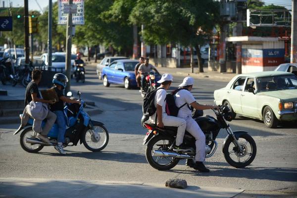 Motociclistas sin casco no podrán cargar combustible en servicentros