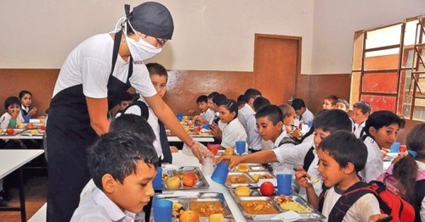 Cuestionada empresa gastronómica gana licitación de almuerzo escolar en CDE