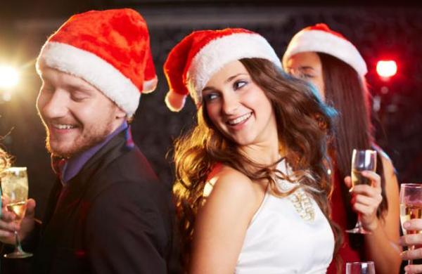 Fiesta de Navidad de la empresa es la más esperada por los trabajadores para ser infiel - SNT