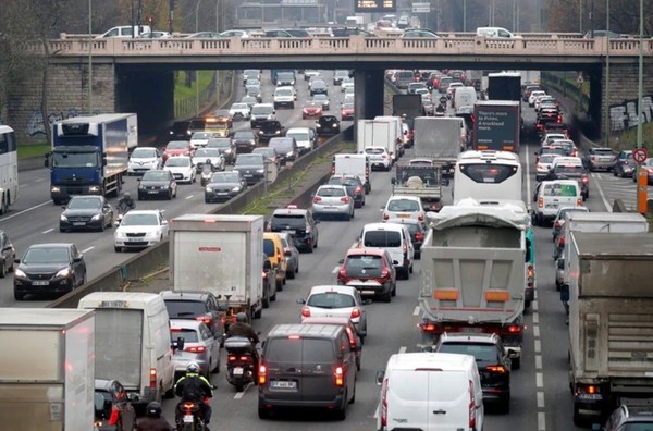 Francia afronta su segundo día de huelga contra la reforma de pensiones de Macron - ADN Paraguayo