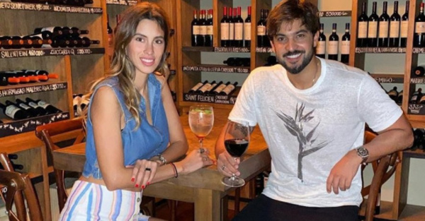 OH WAUSSS… Su actual pareja es ¡alumna de su ex!