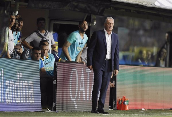 Un exDT de Cerro es candidato a dirigir Boca Juniors