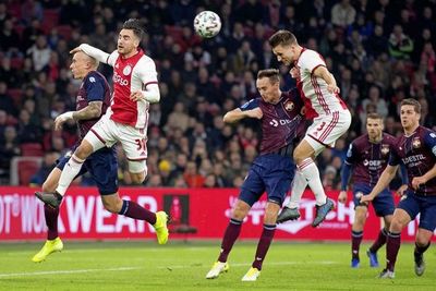Ajax sufre su primera derrota antes de recibir a Valencia - Fútbol - ABC Color