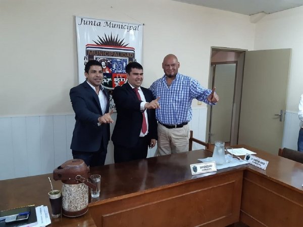 Julián Vega es elegido presidente de la Junta Municipal de Roque Alonso