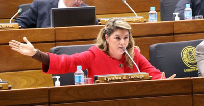Borraron a Tarragó por ser mujer, he’i Narváez