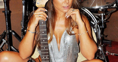 Acela tuvo un chuli cantante