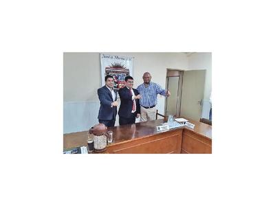 Ex director  denunciado por acoso preside Junta Municipal