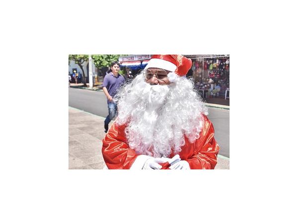 Papá Noel y Depredador en la Villa