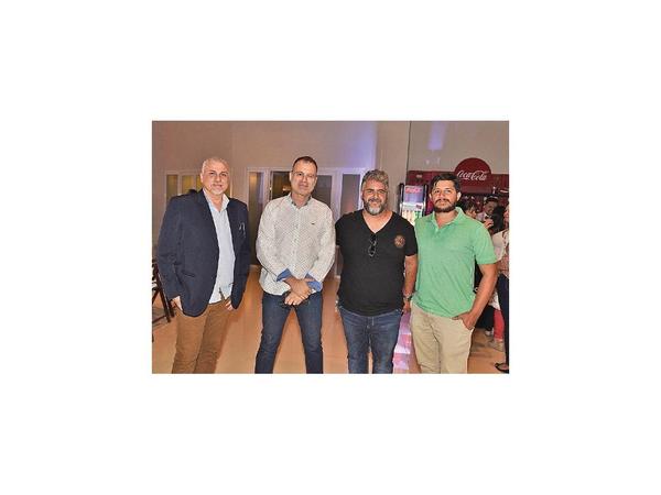 Paresa agasaja a colaboradores
