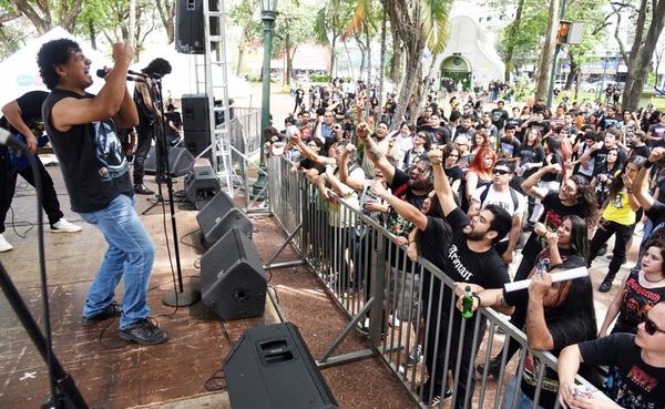 Metal en la Plaza Uruguaya - Artes y Espectáculos - ABC Color
