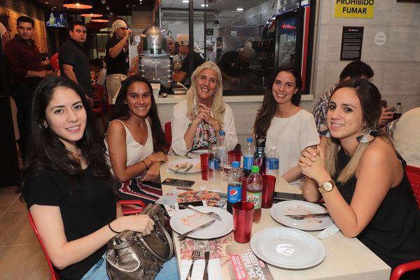 Flamante local de Pizza Hut