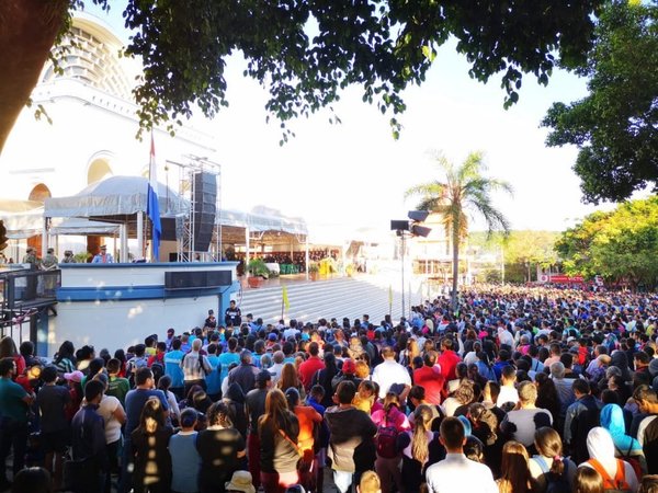 Iglesia pide a comunidad luchar con valentía para la paz en víspera de Caacupé | Noticias Paraguay