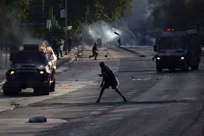 Violentos disturbios en nueva protesta en Chile 50 días después del estallido social