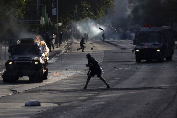 Violentos disturbios en nueva protesta en Chile 50 días después del estallido social