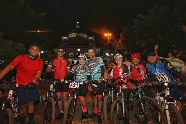 Ciclistas llegan desde Paraguarí para agradecer a la Virgen