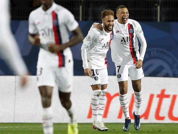 Neymar y Mbappé sacan de un apuro al París Saint Germain