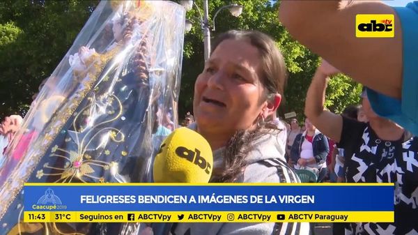 Feligreses hacen bendecir imágenes de la Virgen - ABC Noticias - ABC Color