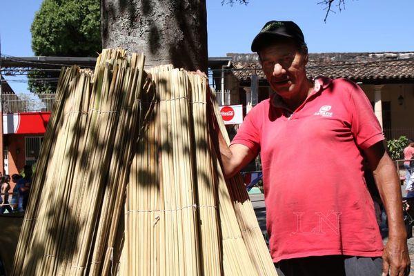Vende piri para el descanso del promesero desde hace 30 años