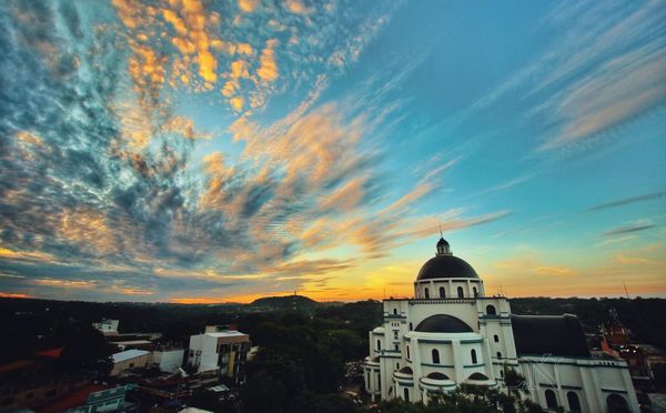 El Mirador de la Basílica de Caacupé recibe a fieles