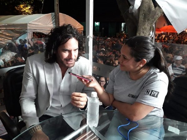 Mario Cimarro se emociona en fiesta de la Virgen de Caacupé