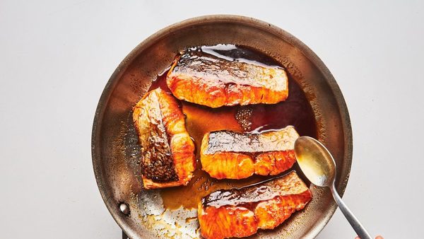 He aquí cómo saber si el salmón se cocina perfectamente