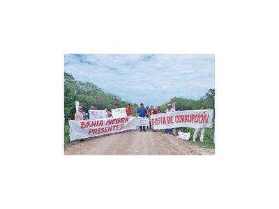 Por aislamiento, chaqueños protestan con cierre de ruta