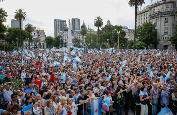 La despedida a Macri, en medio de profunda crisis - Internacionales - ABC Color