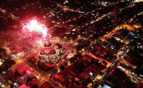 Tradicional recital y fuegos artificiales en honor a la Virgen