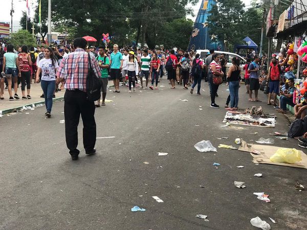 La basura, protagonista tras la fiesta religiosa