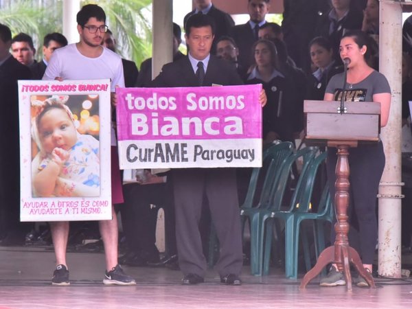 Padres de Bianca claman ayuda a Marito para que beba acceda a cura definitiva